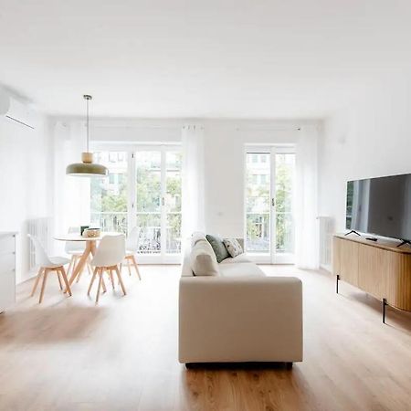 Luxury 2 Bedroom Apartament, Close To San Siro, Fiera And 10 Min Metro To Duomo 米兰 外观 照片